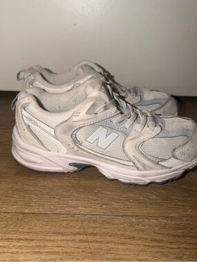 New Balance Sneakers in Light Gray and Off-White size 1.5